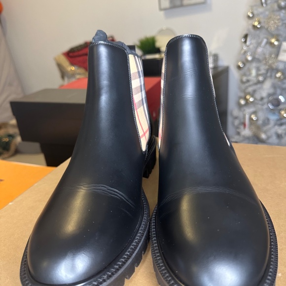 Burberry London England Boots Black Vintage Check Detail Leather Chelse main image 8